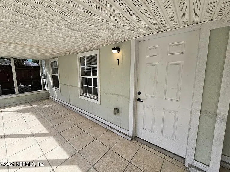 925 Phillips St #1 — Photo 11
