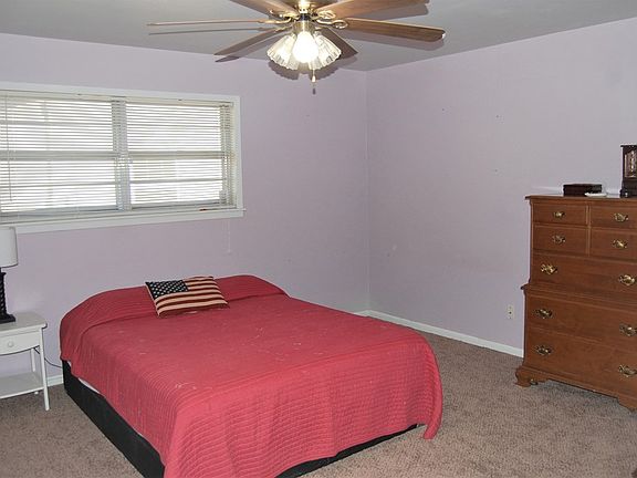 4th image of 1405 Edgewood St