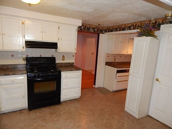 4th image of 404 Wilson Ave