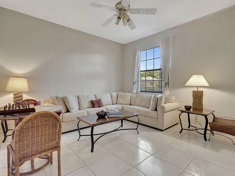 4528 Barclay Fair Way — Photo 20
