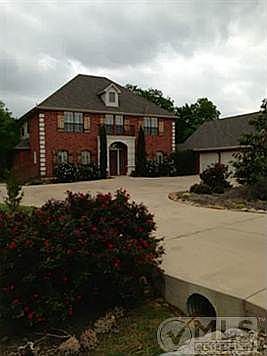 1st image of 110 Brookbend Dr