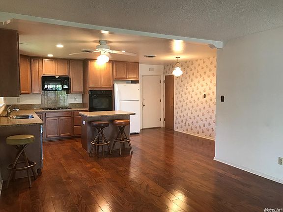 4th image of 6807 47th St