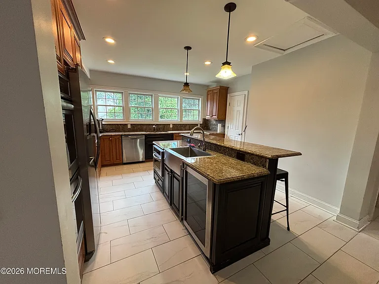 64 Hollywood Ave — Photo 5