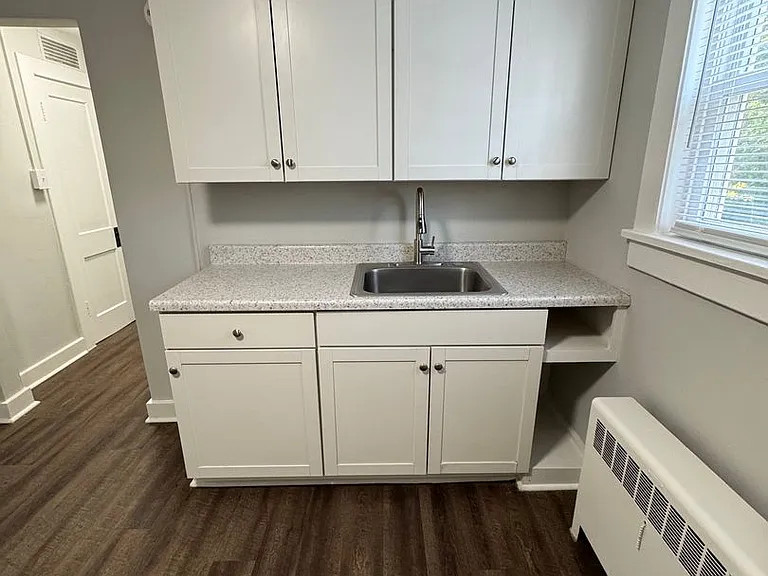 542 Fatherland Street — Photo 10