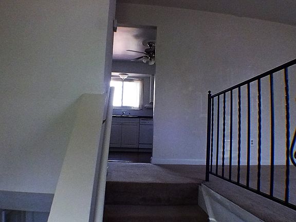 2nd image of 780 Woodview Dr
