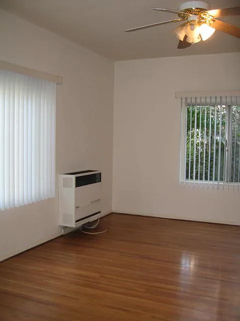4262 W 1st St — Photo 4
