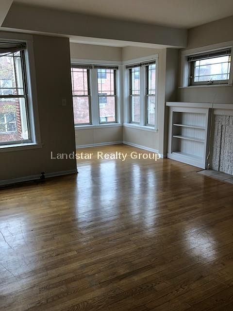1st image of 7515 N Greenview Ave #3