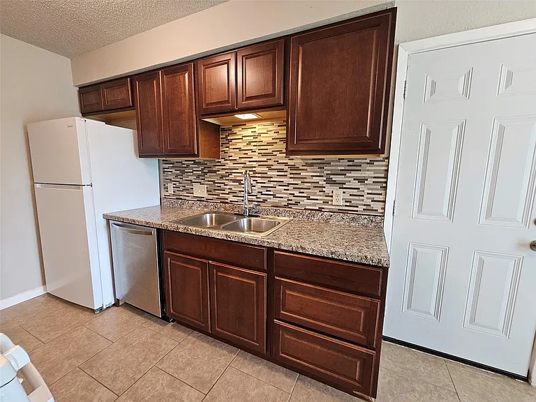6800 Lunar Dr #A — Photo 10