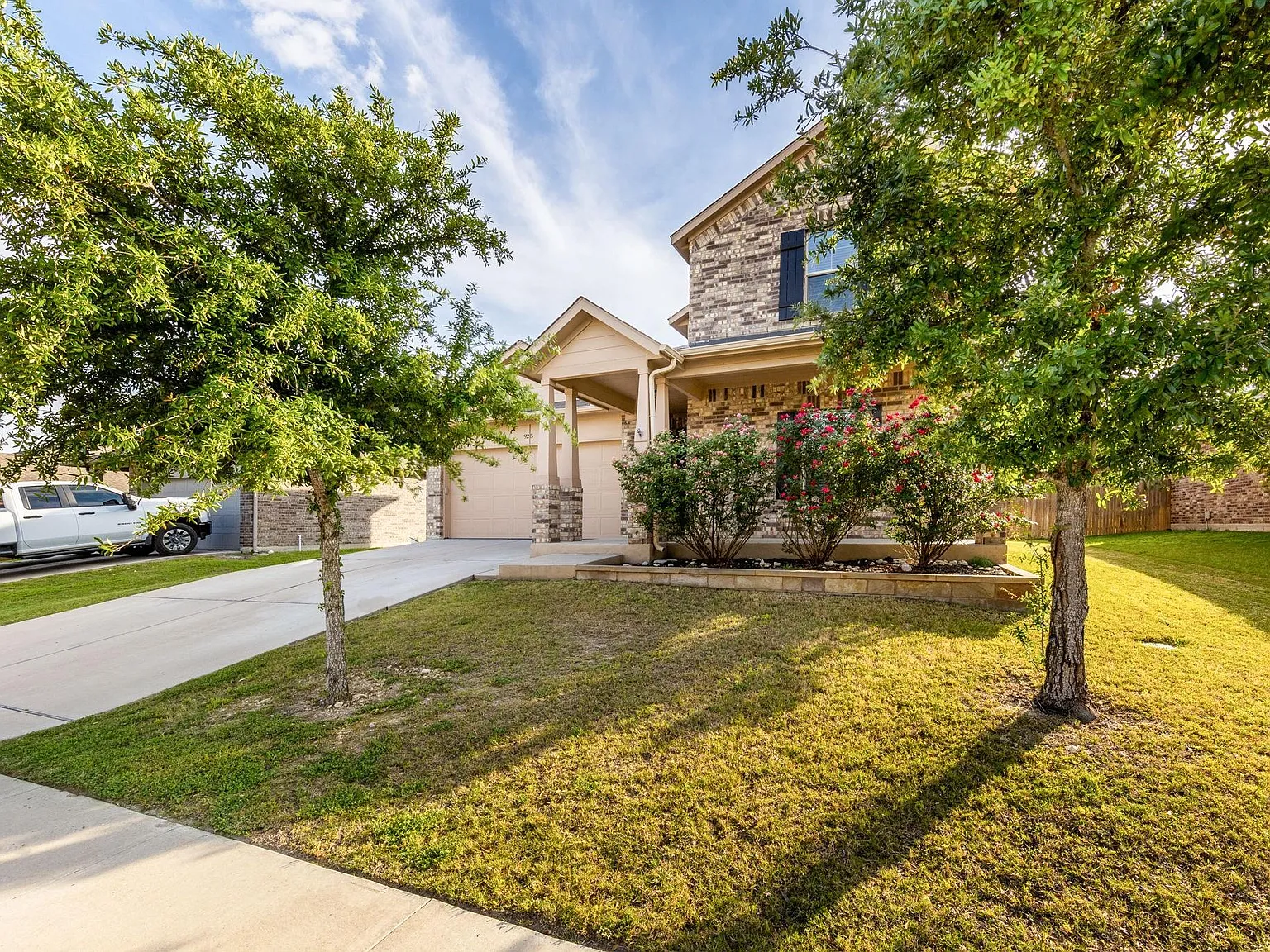 5 bed, 2.5 bath, 2976 sqft, $2,500 — Photo 3
