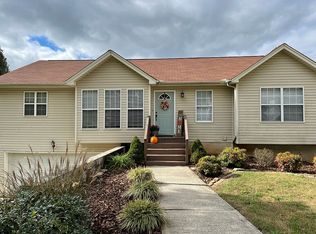 9800 Robinson Farm Rd, Ooltewah, TN 37363