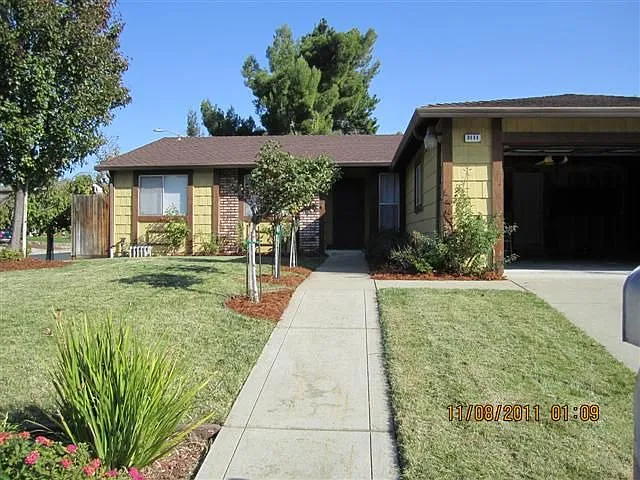 3111 Harbour Dr photo 1