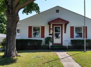 32 Berkshire Dr, Rock Island, IL