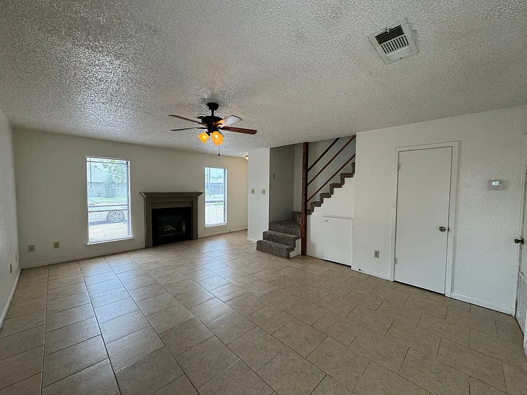 2515 Bermuda Dr — Photo 5