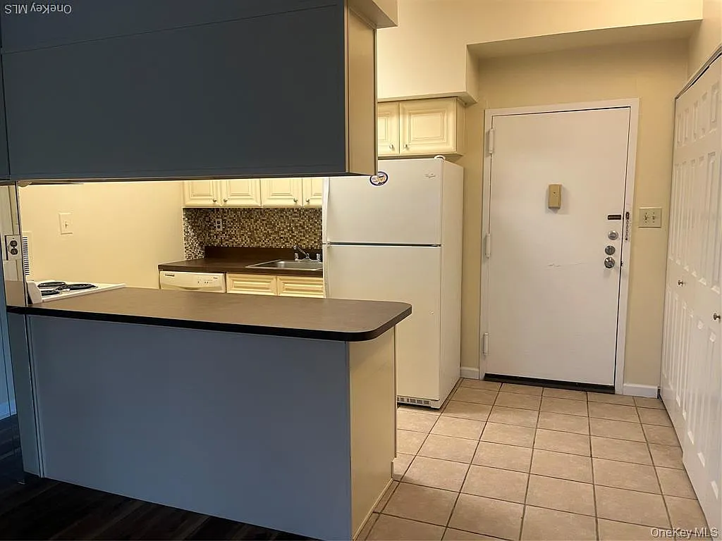 1 bed, 1.0 bath, 1200 sqft, $2,990 — Photo 3
