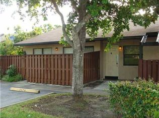 2574 N Nob Hill Rd, Fort Lauderdale, FL 33322