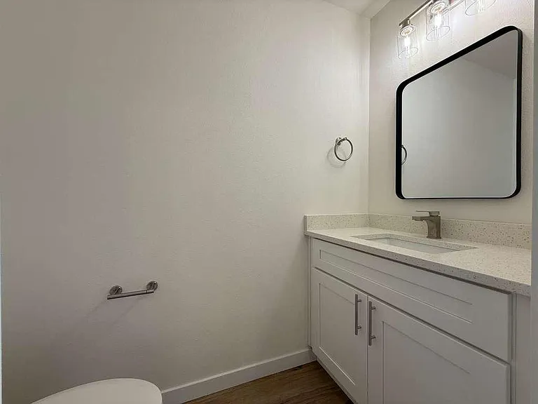 3925 E 32nd Ave #3 — Photo 8