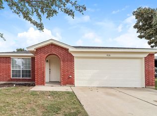 8128 Twin Oaks Trl, Fort Worth, TX 76134