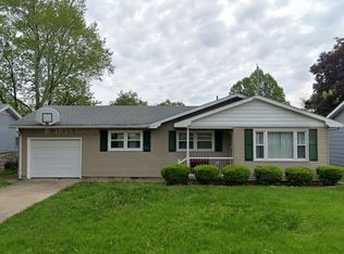 1100 N 30th St, Mattoon, IL 61938