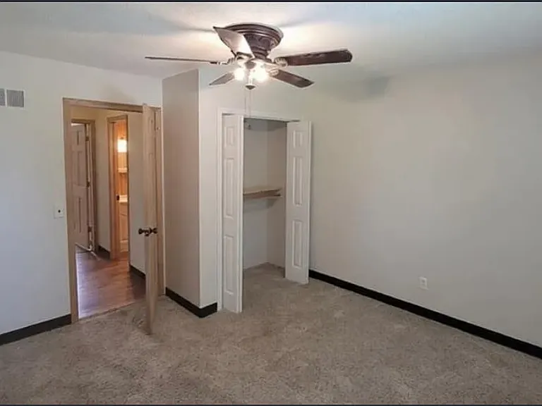 807 N Clark Ave — Photo 10