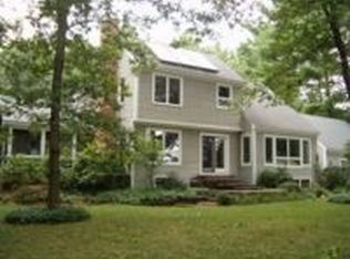 494 Station Rd, Amherst, MA 01002