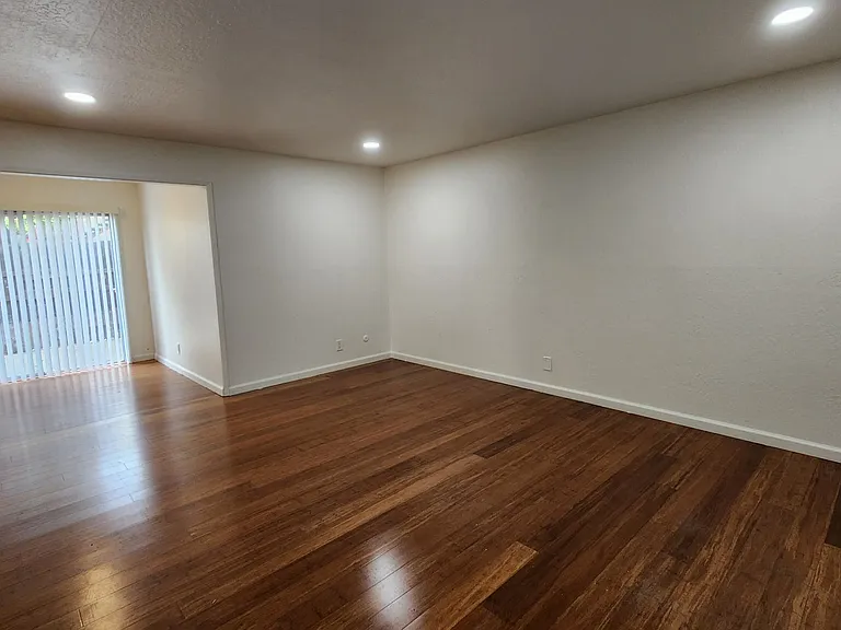 3809 Maybelle Avenue — Photo 6