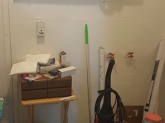 4th image of 3875 14th Ave
