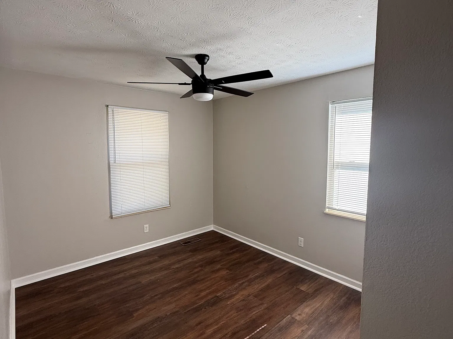 3 bed, 1080 sqft, $1,550 — Photo 3