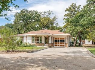 529 Roberts Cut Off Rd, River Oaks, TX 76114