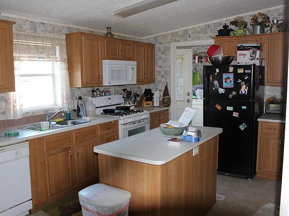 2nd image of 1750 E Center St