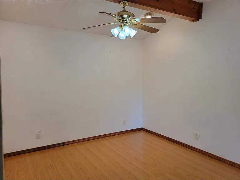 19 Tall Oaks Trl — Photo 7