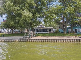 126 Bayview Dr, Port Clinton, OH 43452