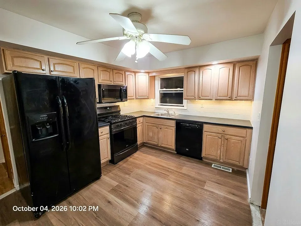 242 Munro Blvd #1