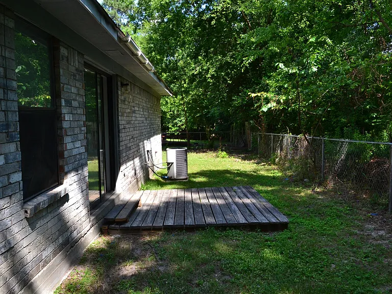 511 White Oak Dr — Photo 17