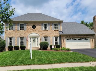 2559 River Woods Dr, Naperville, IL 60565