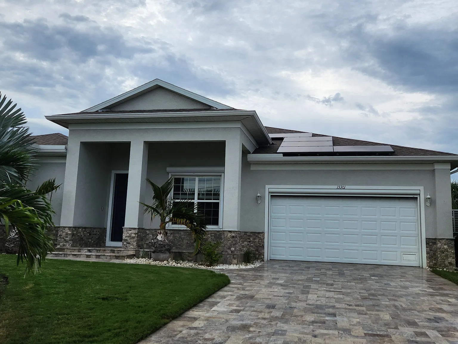 4 bed, 2202 sqft, $2,850 — Photo 3