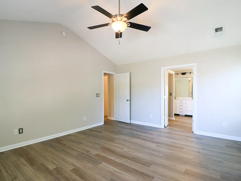 220 Loskin Ln — Photo 19