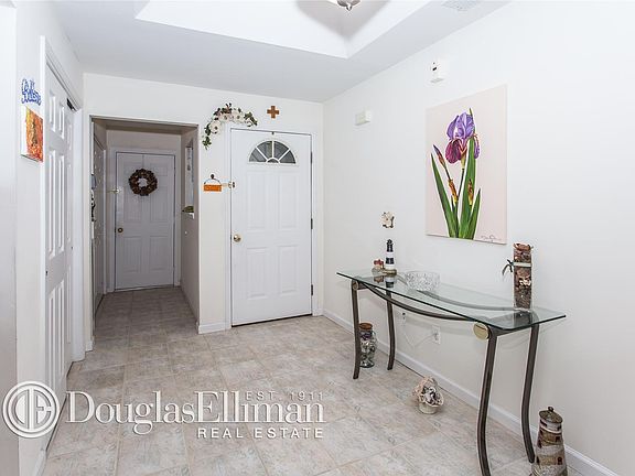 5th image of 523 Highland Ct