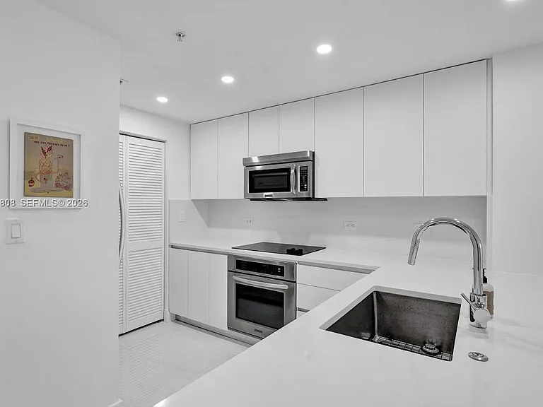 244 Biscayne Blvd #2005 — Photo 10