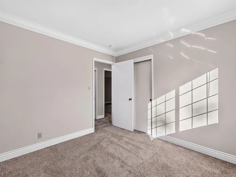 1214 Kilarney Ln — Photo 22