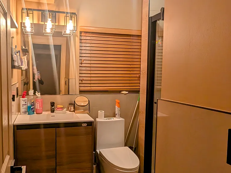 shared bathroom w/ 1 female