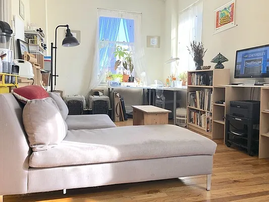 Rented by REAL New York | media 17