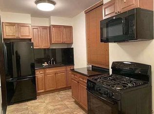 21-06 35th St #1X, Astoria, NY 11105