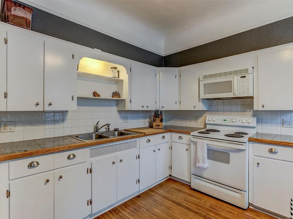 2nd image of 124 N Barnard St