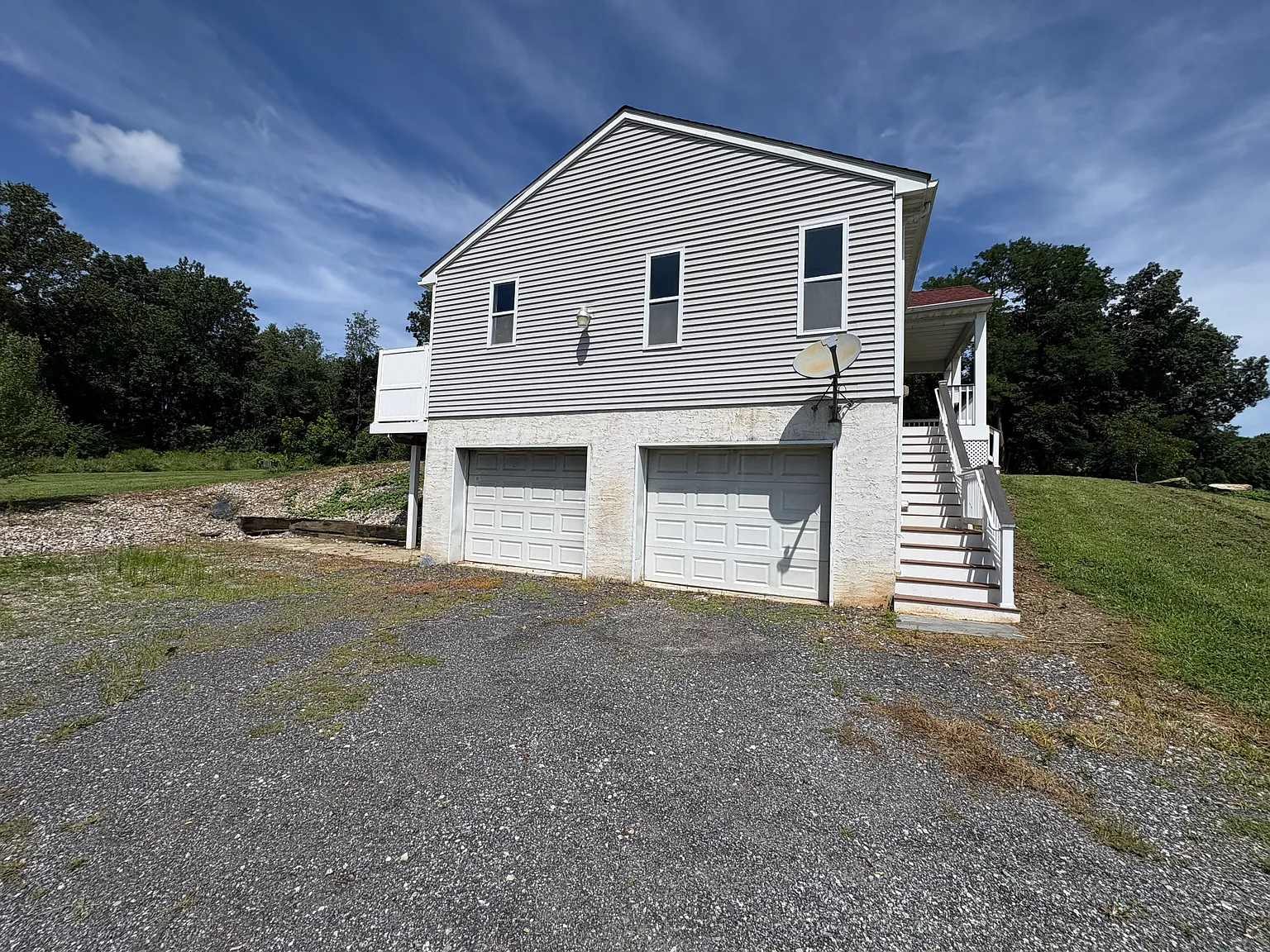 3 bed, 2.0 bath, 1560 sqft, $2,250 — Photo 3