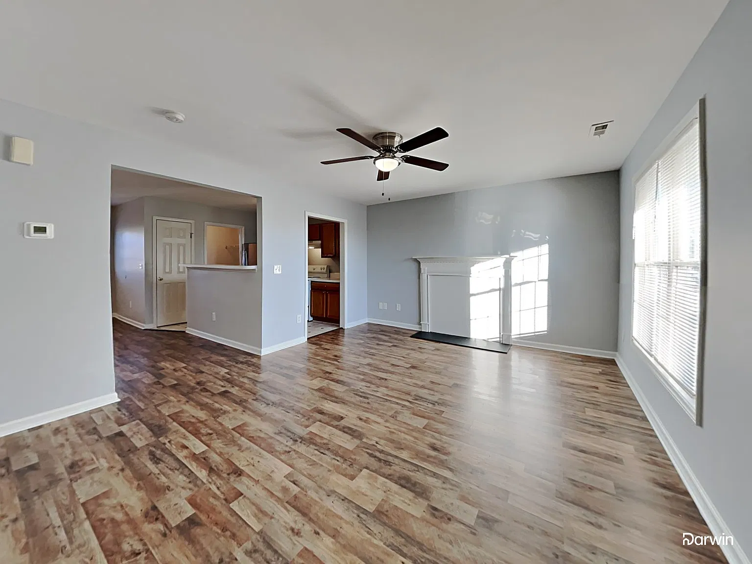 3 bed, 2.5 bath, 1306 sqft, $1,720 — Photo 4