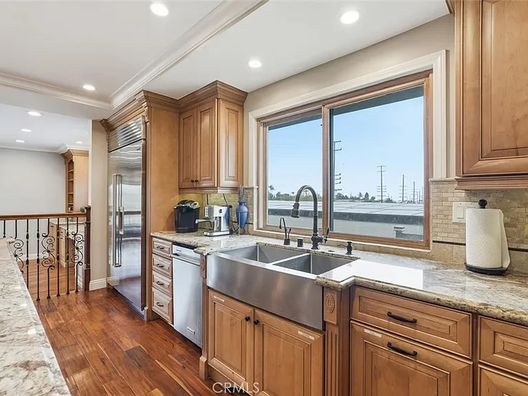 5348 Doris Way — Photo 8