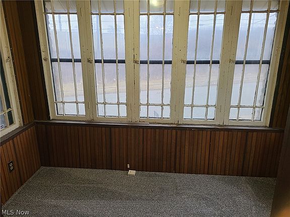 4th image of 917 Camden Ave SW