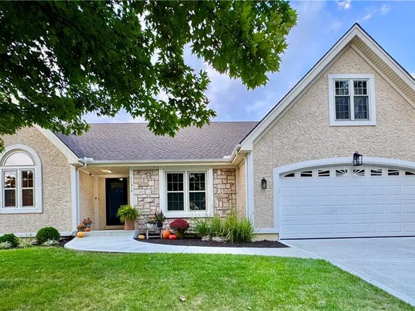 11212 W 115th St, Overland Park, KS 66210