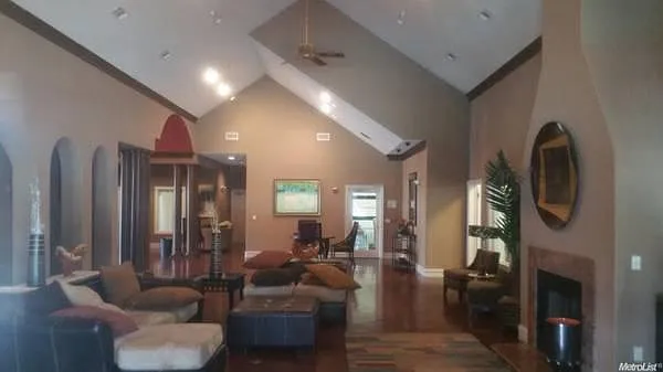 8434 Walerga Rd — Photo 5