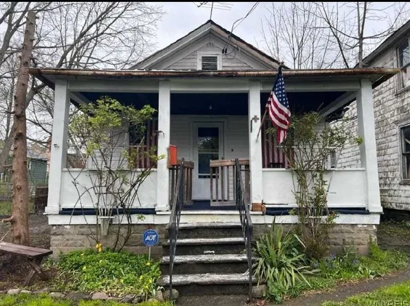 1130 Michigan Ave, Niagara Falls, NY 14305